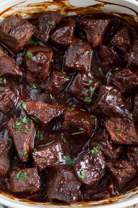 Soft and tender roast beef chunks cooked with a tangy barbecue sauce. The best dinner recipe! Bbq Beef Bites Crockpot, Chuck Roast Crock Pot Recipes Southern, Beef Chunks Recipes, Crockpot Recepies, Bbq Crockpot, Beef Chunks, Crockpot Roast Recipes, Chuck Roast Recipes, Bbq Roast