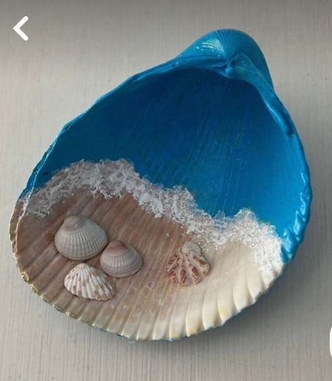 Painting On A Seashell, Things To Do With Seashells, Sea Shell Crafts Seashell Art, Things To Do With Shells, Things To Make With Shells, Conch Shell Crafts, What To Do With Sea Shells, Beach Shell Crafts, Shell Painting Ideas