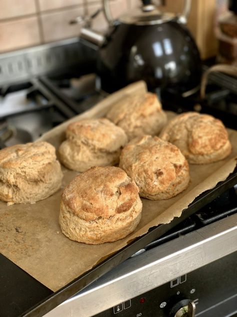 Kamut Recipes, Spelt Biscuits, Baking Savory, Spelt Flour Recipes, Irish Scones, Aip Baking, Spelt Recipes, Irish Foods, Flour Biscuits