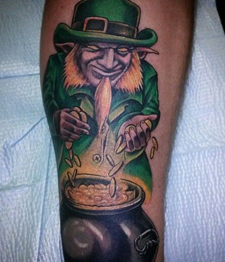 Tattoo designs Irish Pride Tattoo, Leprechaun Tattoos, Pixie Tattoo, Shamrock Tattoos, The Best Tattoos, Irish Folklore, Irish Tattoos, Cartoon Character Tattoos, Tattoo Designs For Men