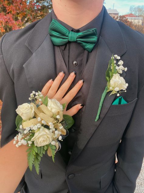 #hoco #green #corsage #blackfrenchtips #formal #blacksuitdesign #gold #emeraldgreendress Gold Corsage Prom, Corsage Formal, Formal Corsage, Green Corsage, Gold Corsage, Prom Flowers Corsage, Navy Ball, Prom Gold, Prom Corsage And Boutonniere