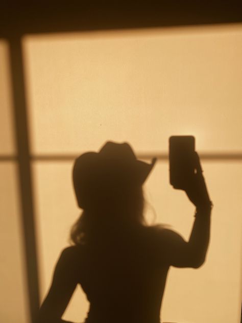 #goldenhour #sunset #shadow #selfie #cowgirl #cowboy #paigelorenze #dairyboy #zachbryan #art #muse #sunsetphotography Shadow Selfie, Sunset Shadow, Sports Creative, Country Girl Aesthetic, Swan Pictures, Art Muse, Highly Favored, Cowboy Aesthetic, Cowgirl Aesthetic