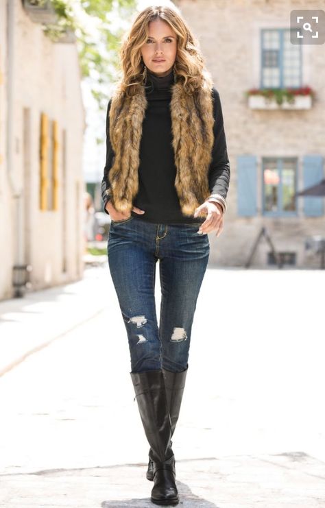 Fur Vest Outfit Dressy, Faux Fur Vests Outfits, Fur Vest Outfits, Look Hippie Chic, Fur Vests, Business Manager, Beige Vest, Sequin Outfit, Elegante Casual