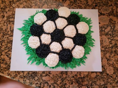 Cupcake Soccer Ball, Soccer Ball Pull Apart Cupcakes, Soccer Ball Cupcake Cake, Soccer Ball Cupcakes, Soccer Cupcake Cake, Soccer Cupcakes, Football Cakes, Soccer Ball Cake, Pull Apart Cupcake Cake