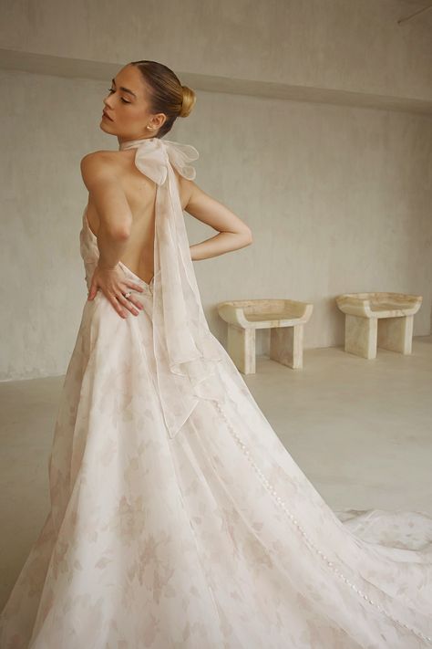 Romantic Pink Silk Organza Ballgown Wedding Dress with Halter Neckline Organza Wedding Dress Ballgown, Martina Liana Luxe, Ethereal Wedding Dress, Soft Pink Wedding, Ballgown Wedding Dress, Earthy Wedding, Blush Wedding Dress, Ballgown Wedding, Organza Wedding Dress