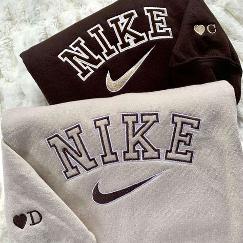 The Nike Embroidered Sweatshirt is the perfect blend of style and comfort. Made with premium quality fabric, it offers a Affordable Nike Letter Print Sweatshirt, Rhinestone Nike Sweatshirt, Embroidered Nike Crew, Cheap Sporty Sweatshirt With Embroidered Graphics, Astetic Nike Sweatshirt, Cheap Embroidered Sporty Sweatshirt, Nike Sweetshirts, Nike Inspired Sweatshirt, Custom Nike Sweatshirt Heart