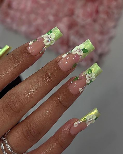 🧚🏻‍♀️🌸✨ inspo : @cindyynaileditt 🤍 #nailsnailsnails #nailart #nails #nailsofinstagram #nails💅 #nailstyle #nailsart #naildesigns… | Instagram Nail Paint Designs, Random Nails, Cut Dog Nails, Hawaiian Nails, Quince Nails, Nail Trimming, Aesthetic Shorts, Girly Acrylic Nails, Glow Nails