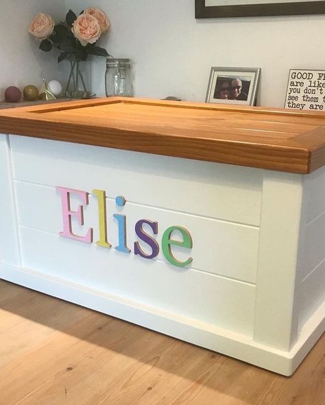 Toy Box With Name, Kids Toy Box Ideas, Toybox Ideas, Toy Box Diy, Toy Box Ideas, Boys Toy Chest, Painted Toy Chest, Girls Toy Box, Baby Toy Box