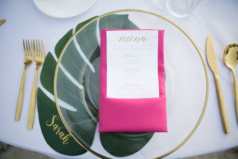 Charger Place Setting Wedding, Fancy Luau, Tropical Wedding Table Settings, Luau Place Setting, Tropical Place Setting, Palm Plates Wedding, Palm Leaf Plates Wedding Table Settings, Palm Leaf Place Setting, Tropical Wedding Place Setting