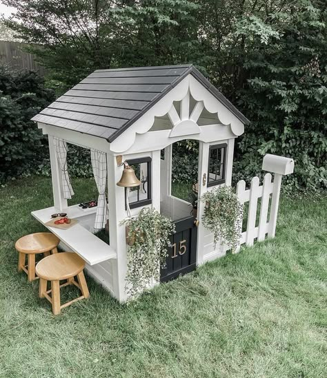 Diy Cubby House Easy, Playhouse Mailbox Ideas, Backyard Discovery Sweetwater Playhouse Makeover, Playhouse Outdoor Decor, Cubby House Makeover, Outdoor Play House Ideas, Kid Playhouse Outdoors, Diy Kids Outdoor Playhouse, Backyard Discovery Playhouse Makeover