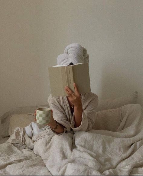 That Girl Life Aesthetic Reading, Happy Weekend Quotes, Weekend Quotes, Cozy Aesthetic, Reading A Book, Lazy Sunday, Jolie Photo, Dream Board, Slow Living