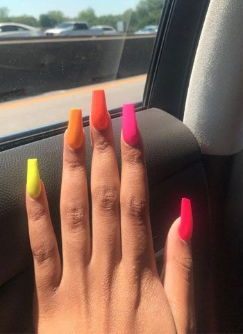 Bright Neon Nails, Christmas Food Ideas For Dinner, Neon Nail Colors, Summer Nails Neon, Bright Summer Acrylic Nails, Classy Nail Art Ideas, Kylie Nails, Neon Nail Art, Neon Acrylic Nails