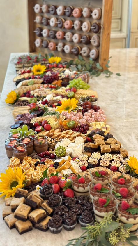 Sweet Grazing Table Ideas, Dessert Grazing Table Wedding, Welcome To The World Party, Sweet Grazing Table, Simple Grazing Table, Dessert Grazing Board, Dessert Grazing Table, Charcuterie Wedding, Wedding Charcuterie