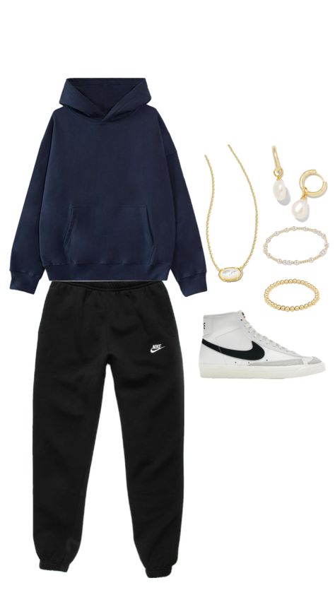 Cute Black Sweatpants Outfit, Black Sweatpants Outfit For School, Sweatpants Outfit For School, Black Sweatpants Outfit, Preppy Outfits For School, Outfit For School, Zendaya Outfits, Simple Outfits For School, Preppy Summer Outfits