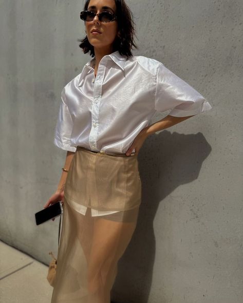 Think of a translucent skirt as a layering piece rather than the only piece. @modeetchien shows us how it’s done in the Peri skirt. #TheFrankieShop #FrankieForAll #FrankieGirl Organza Skirt Outfit, Sheer Skirt Outfit, Sheer Skirts, Wedding Weekend Outfits, 2025 Trends, The Frankie Shop, Kingdom 3, Organza Skirt, Frankie Shop