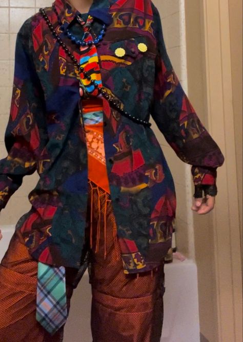 Maximalist Punk Fashion, Eclectic Outfits Men, Maximalism Fashion Men, Clown Inspired Fashion, Male Maximalist Outfits, Masc Clowncore Outfits, Masc Clowncore, Grunge Clown Outfit, Jestercore Fashion