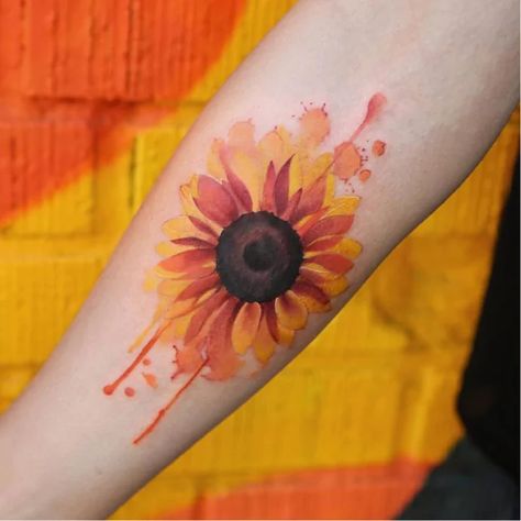 Sunflower tattoo by Joice Wang Watercolor Sunflower Tattoo, Sunflower Tattoo Thigh, Sunflower Tattoo Sleeve, Phönix Tattoo, Sunflower Tattoo Shoulder, Flowers Graphic, Hawaiian Tattoo, Sunflower Tattoos, Tatuaje A Color