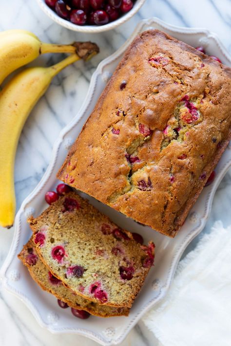 Cranberry Banana Bread Cranberry Blueberry Bread, Oatmeal Cranberry Bread, Banana Cranberry Bread Recipes, Cranberry Banana Bread Recipe, Healthy Cranberry Bread, Lemon Cranberry Loaf, Lemon Banana Bread, Banana Cranberry Bread, Cranberry Banana Bread