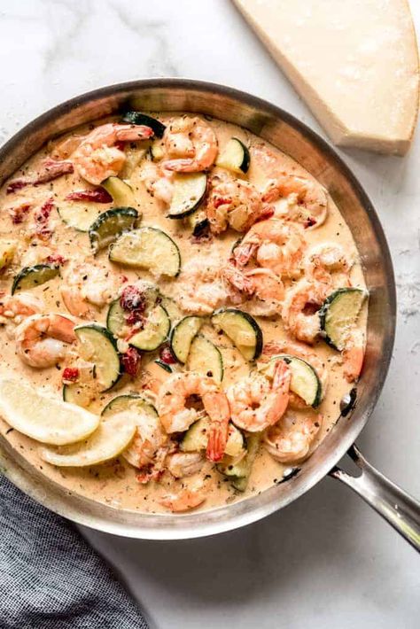 Pasta With Roasted Red Peppers, Shrimp Pasta Sauce, Creamy Garlic Shrimp Pasta, Shrimp Zucchini Recipes, Shrimp Zucchini Pasta, Shrimp And Zucchini, Creamy Garlic Shrimp, Zucchini Pasta Recipes, Pasta House