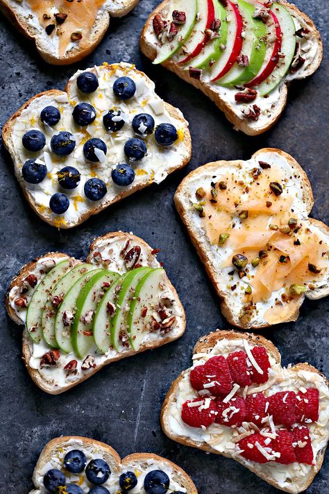 Breakfast Toast Recipes, Breakfast Toast Ideas, Blueberry Toast, Cream Cheese Toast, Toast Recipe Breakfast, Cream Cheese Breakfast, Fruit Toast, Honey Breakfast, Toast Ideas