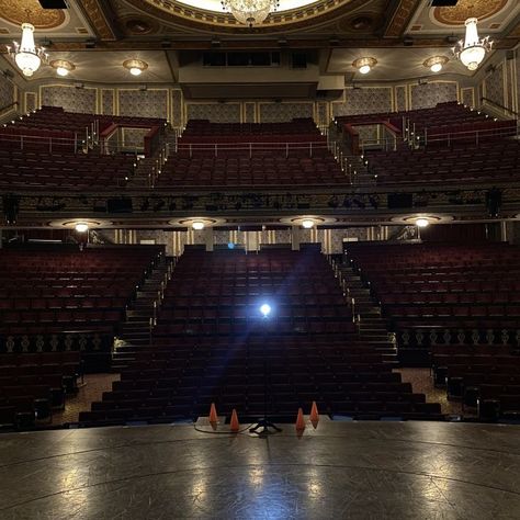 Theatre Academia, Arte Jazz, Theatre Pictures, Paris 1900, Dance Mums, Theatre Interior, Stage Manager, Oh Captain My Captain, Drama School