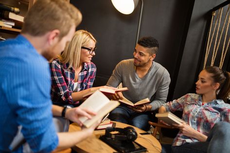 Successful book clubs select great books, have compelling discussions and create community. Here's how you can start a fun and engaging book club. Compliment Someone, Old Friendships, Starting A Book, Online Relationship, Ministry Ideas, Book Discussion, The Book Club, Book Clubs, Cleveland Clinic