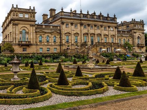 Harewood House - George V's daughter, Mary, Countess of Harewood, died here in 1965 Palace House, Harewood House, Highclere Castle, Castle Aesthetic, Church Pictures, Castle Mansion, Beautiful Castles, Stately Home, Luxury Homes Dream Houses