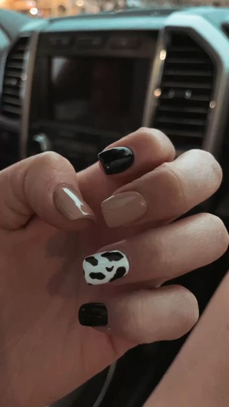 Punchy Western Nails Here Are Some Western Nail Ideas That I’ve Either Had Or Want Nail Ideas Western, Punchy Western Nails, Country Girl Nails, Western Nail Ideas, Cowgirl Nails, Nails Western, Country Acrylic Nails, Rodeo Nails, Cow Print Nails