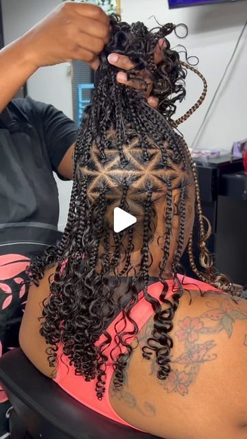 Lovelyn Etumuse on Instagram: "Triangle Knotless Bobo Bob❤️‍🔥❤️‍🔥
.
.
.
.
#houstonbraiders #houstonbraids #naturalhair #houstonbraider #hairgoals #hairstylist #houstonbraidsstylist #protectivestyles #houstonhair #braids #houstonboxbraids #houstonboxbraids #fashion #blackgirlmagic #houston #hairdresser #love #bohobob #bohobob #boxbraids #knotlessbraids #explorepage #hairoftheday #beauty #reels" Triangle Part Braids, Bob Updo, African Braids Hairstyles Pictures, Triangle Braids, Triangle Box Braids, Bob Braids, Iron Hair, Braids Hairstyles Pictures, Flat Iron Hair Styles