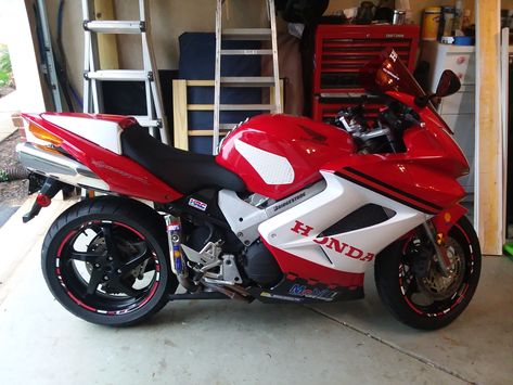 Updated my all red Honda VFR 800 with white plasti-dip and decals. Honda Vfr 800, Ducati Streetfighter, Honda Vfr, Crotch Rocket, Biker Aesthetic, Honda Bikes, Honda Motorcycles, Motorcycle Racing, Super Bikes