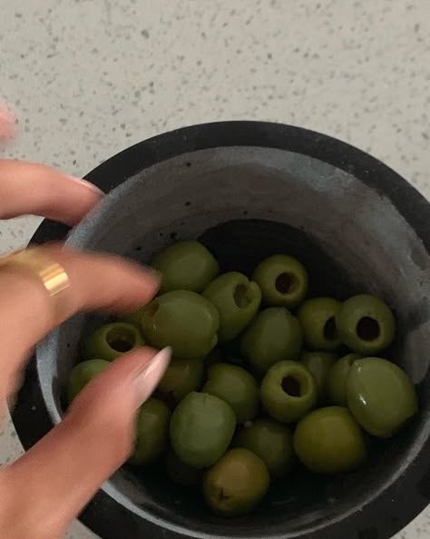 Olive Theory, Rich Brunette Hair, Good Food Ideas, Rich Brunette, Olive Gardens, Green Olives, Green Juice, Green Aesthetic, Pretty Food