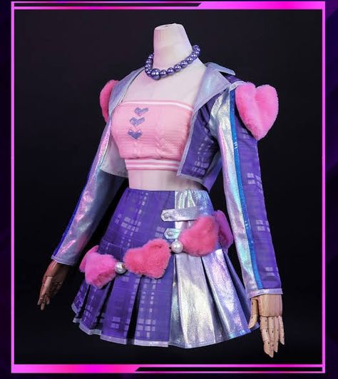 Pink Popstar Outfit, Little Outfits Space, J Pop Outfits, Pop Star Outfit Ideas, Pop Star Outfit, My Hero Academia Costume, Magical Girl Outfit, Space Outfit, Vintage Gowns