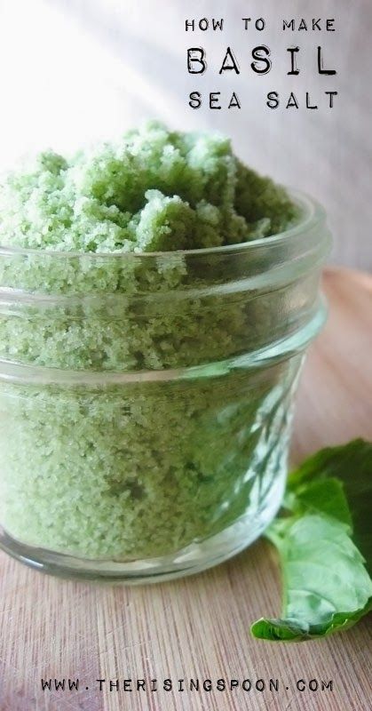 How to Make Basil Salt: An Easy DIY Gourmet Finishing Salt | Grab this easy recipe for homemade basil sea salt with only two simple ingredients. Works great as a gourmet finishing salt on pasta, steak, chicken, fish and more! This costs way less than the stuff from the store & there are no anti-caking agents! | DIY Food Recipes | Food Gift Ideas | Food Gifts For Christmas | #summerrecipes #christmasgifts #holidaygifts #easyrecipe Herb Salts, Infused Salts, Flavoured Salt, Flavored Salt, Basil Salt, Finishing Salt, Săpunuri Handmade, Flavored Salts, Basil Recipes