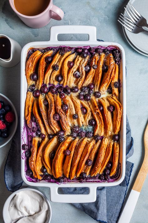 Blueberry Pancake Breakfast Casserole | Olive & Mango Pancake Breakfast Casserole, Pancake Breakfast Ideas, Ideas Para Desayunos, Amish Breakfast, Pancake Casserole, Ham Breakfast Casserole, Baked Pumpkin Oatmeal, Delicious Breakfast Casserole, Blueberry Pancake