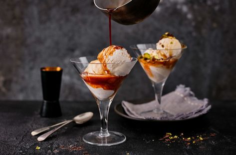 Espresso martini affogato recipe Italian Desserts Easy, Affogato Recipe, Espresso Martini Recipe, Tesco Real Food, Italian Dessert, Dessert For Two, Elegant Desserts, Valentines Day Desserts, Martini Recipes