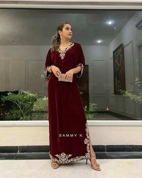 Velvet Kaftan Designs Latest, Long Shirt Tops For Women, Velvet Long Shirts Pakistani, Velvet Kaftan Dress, Latest Kaftan Designs, Maroon Velvet Dress, Velvet Dresses Outfit, Pakistani Dresses Party, Casual Bridal Dress