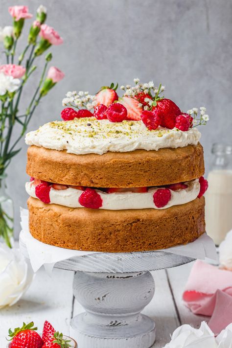 Gluten Free Sponge Cake, Vegan Victoria Sponge, Victoria Cake, Sponge Cake Decoration, Ruby Cake, Afternoon Tea At Home, Paris Bakery, Showstopper Cakes, 90th Birthday Cakes