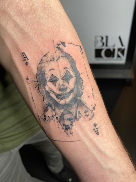 Joker Tattoo Ideas For Women, Small Joker Tattoo, Joker Minimalist Tattoo, Simple Joker Tattoo, Joker Tattoo Ideas For Men, Bibi Tattoo, Batman Tattoo For Men, Tato Joker, Joker Face Tattoo