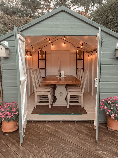 Shed Dining Room, Inside Summer House Ideas, Garden Summer House Ideas, Summerhouse Interiors Ideas, Shabby Chic She Shed, Summer House Interior, Shed Exterior Ideas, Small Summer House, Garden Shed Interiors