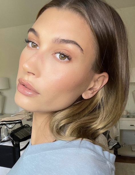 Hailey Bieber, Blonde Hair, A Woman, Blonde, Makeup, Hair, Blue, Instagram, Make Up