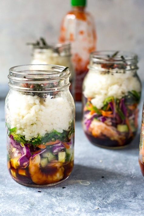 16. Dynamite Shrimp Sushi Jars #greatist https://greatist.com/eat/mason-jar-meal-prep-recipes Mason Jar Meal Prep, Mason Jar Lunch, Shrimp Sushi, Salad Jar Recipe, Jar Meals, Mason Jar Salad Recipes, Mason Jar Salad, Mason Jar Meals, Salad In A Jar