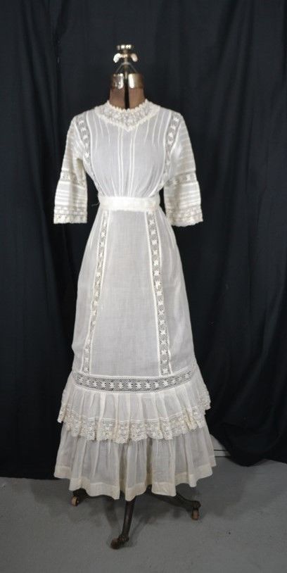 dress Edwardian white lace Victorian cotton antique original 1890-1900 Edwardian White Dress, Edwardian Lace Dress, Edwardian Walking Dress, Edwardian Lingerie Dress, Edwardian Summer Dress, Edwardian Dress Pattern, Edwardian Day Dress, Dress 1900, Edwardian Gowns