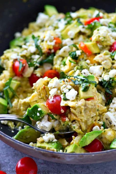 Stir Fry Spices, Veggie Pesto, Veggie Scramble, Easy Scrambled Eggs, Cheesy Scrambled Eggs, Homemade Hollandaise Sauce, Weekend Brunch Recipes, Pesto Eggs, Scrambled Eggs With Spinach