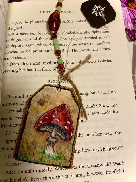 Tea Bag Diy, Tea Bag Painting, Fairycore Crafts Diy, Tea Bag Bookmark Diy, Tea Bag Crafts, Tea Bag Art Ideas, Fairycore Crafts, Teabag Bookmark, Fairycore Diy