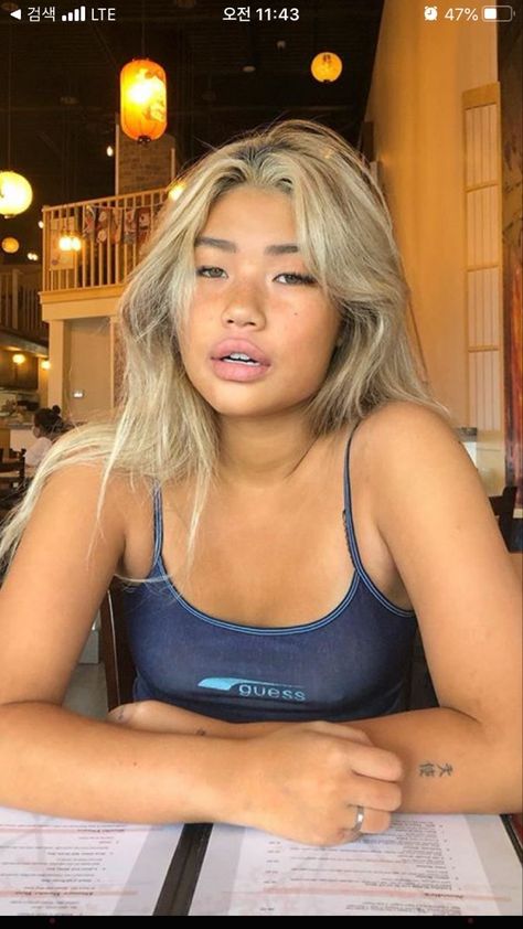 Platinum Blonde Tan Skin, Tan Asian Blonde Hair, Blonde Balayage Tan Skin, Tan With Blonde Hair, Blond Hair Tan Skin, Tan Skin With Blonde Hair, Blonde Tan Skin, Blonde Hair For Dark Skin Tone, Blonde Hair On Asian Women