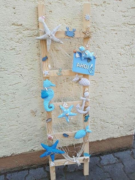 Deco Theme Marin, Strand Decor, Wooden Clothespin Crafts, Beach Crafts Diy, Beach Themed Crafts, Deco Marine, Diy Beach Decor, Art Coquillage, Seashell Projects