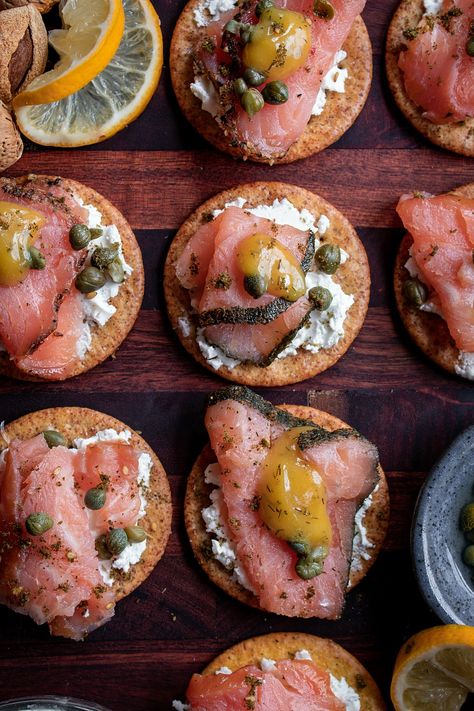 Smoked Salmon Goat Cheese, Salmon Goat Cheese, Cheese Pasta Recipes, Goat Cheese Appetizer, Goat Cheese Pasta, Thanksgiving Appetizer Recipes, Popular Appetizers, Goat Cheese Recipes, Smoked Cheese