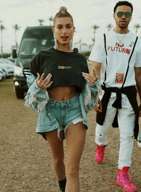 Bonaroo Outfit, Electro Festival Outfit, Bonnaroo Outfits, Mode Coachella, Coachella Inspired Outfits, Best Coachella Outfits, Festival Outfit Inspiration, Coachella Inspiration, Festival Inspo