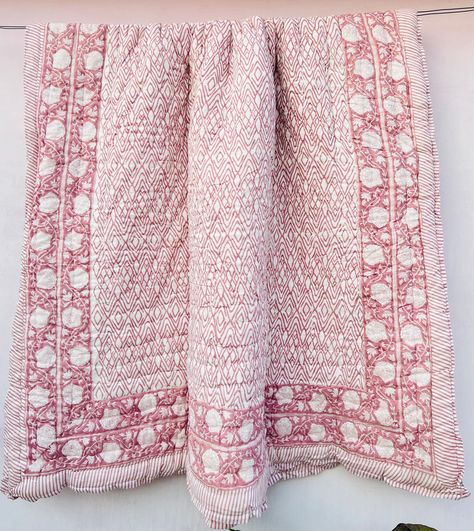 Pink Kantha Quilt, Cottage Quilt, Indian Quilt, White Pillow Covers, Block Print Quilt, Quilt Comforter, Queen Size Quilt, Floral Quilt, Hand Block Print