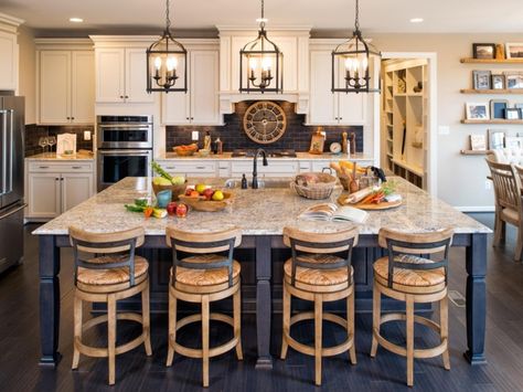 Black Island White Cabinets, Photo Shelves, Dark Backsplash, Oversized Island, Modern Farmhouse Kitchen Cabinets, Farmhouse Kitchen Backsplash, Black Island, Interior Simple, Kitchen Island Decor